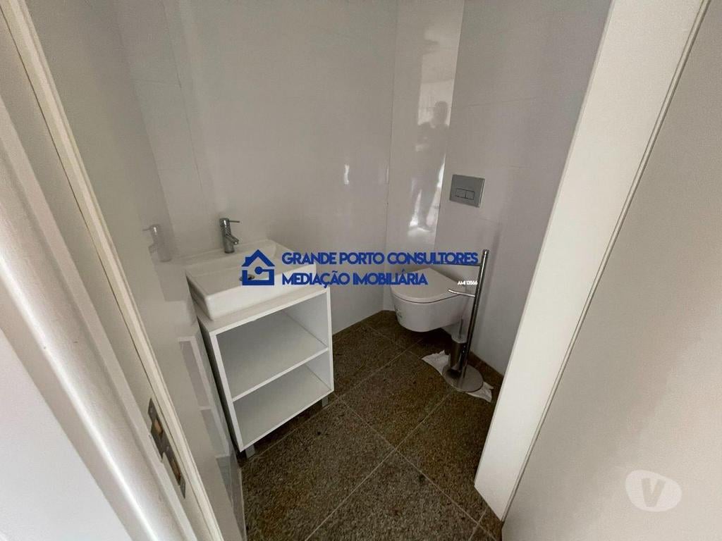 Comprar Loja Porto - Fotos para Loja Estabelecimento dá pra restauração - Zona Histórica...