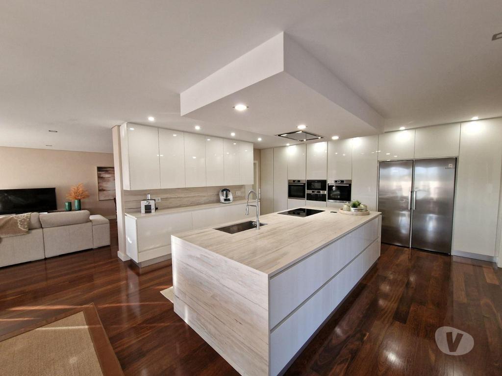 Apartamentos a venda Penafiel - Fotos para Moradia V4 de 4 frentes, com piscina e vistas desafogadas em