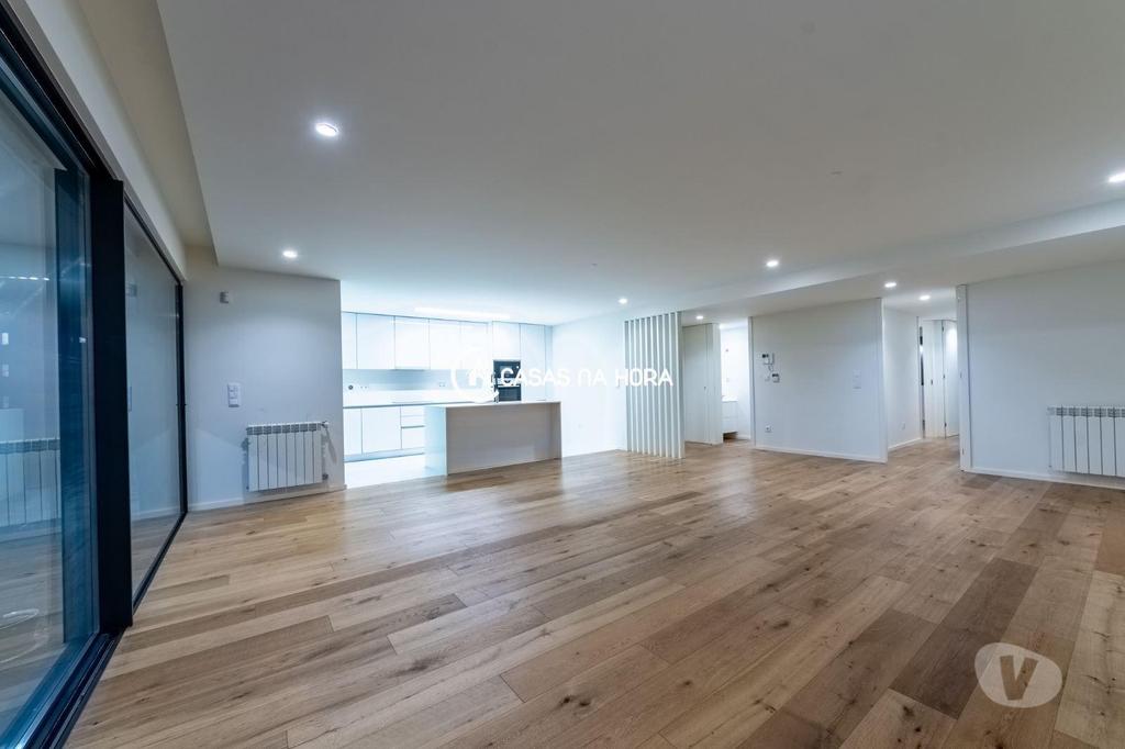 Imóveis para alugar Vila Nova de Gaia - Fotos para T2 com 2 suítes, varanda e lugar de garagem em Santa Marinha...