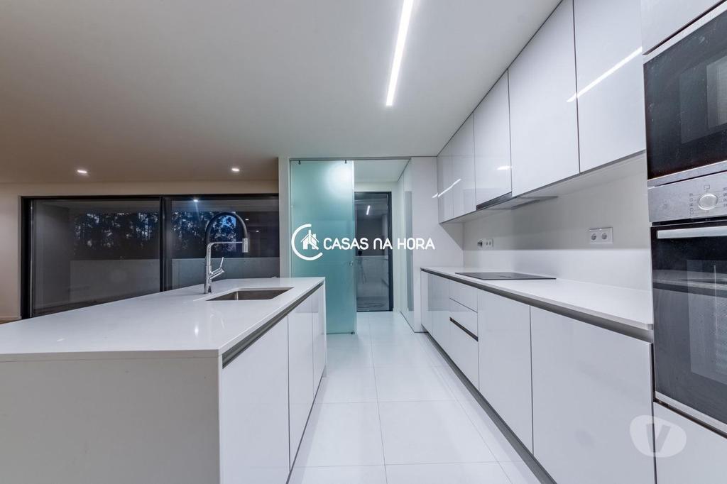 Imóveis para alugar Vila Nova de Gaia - Fotos para T2 com 2 suítes, varanda e lugar de garagem em Santa Marinha...