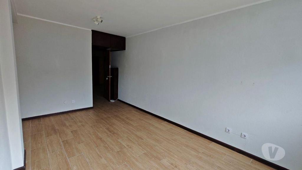Aluguer Loja Matosinhos - Fotos para Escritório 20m2 Rua Brito Capelo Centro Matosinhos