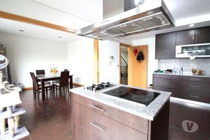 Casas a venda - Fotos para Moradia T3 de gaveto como nova com G.F. p 4 carros em Lousado