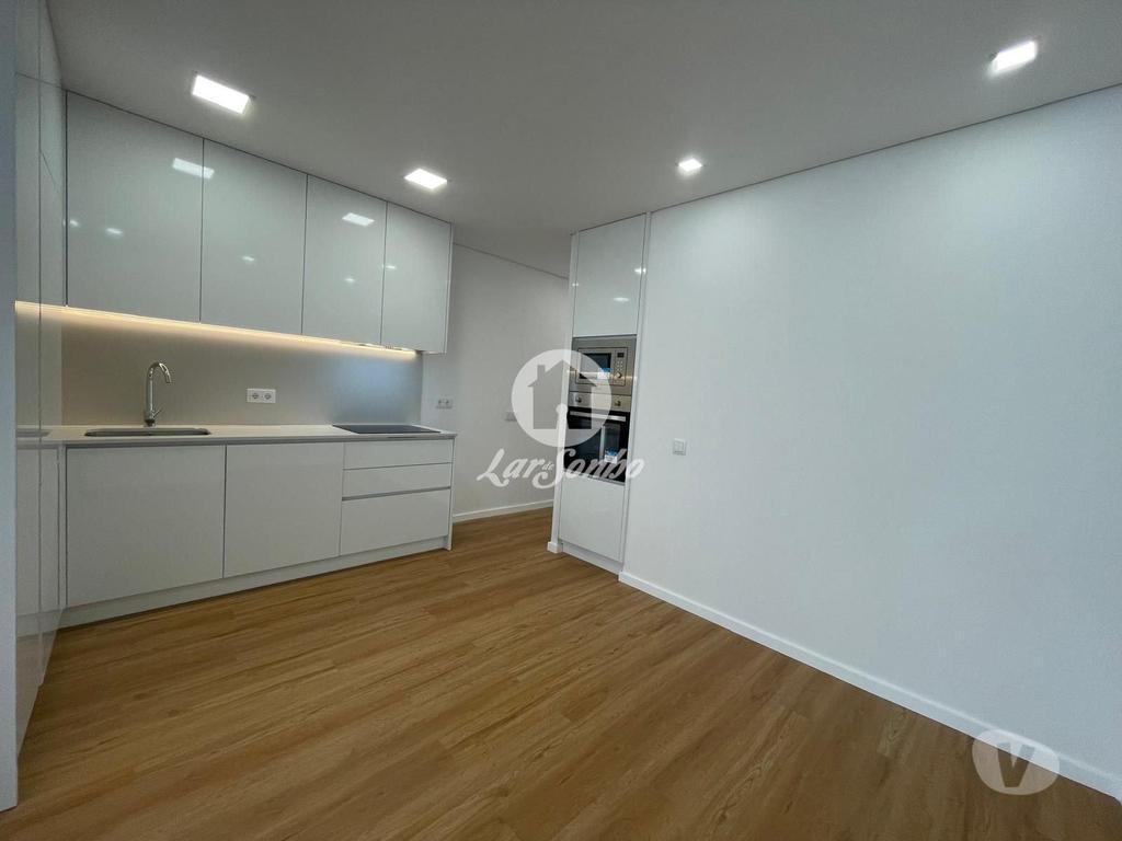 Apartamentos a venda Póvoa de Varzim - Fotos para Apartamento T1+1 Remodelado na 1ª linha da Póvoa de Varzim