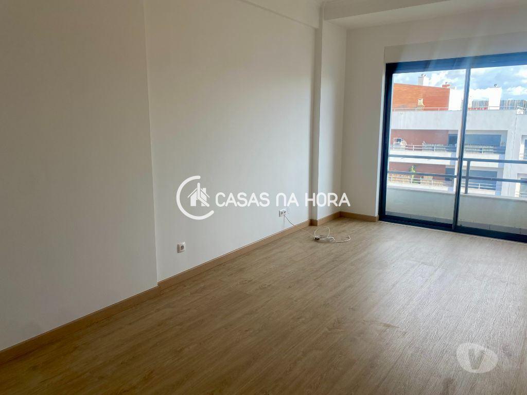 Apartamentos a venda Almada - Fotos para T3 na Qta do Bom Retiro, em Vale Figueira com Arrecadação