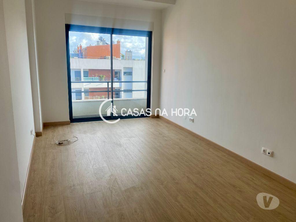 Apartamentos a venda Almada - Fotos para T3 na Qta do Bom Retiro, em Vale Figueira com Arrecadação