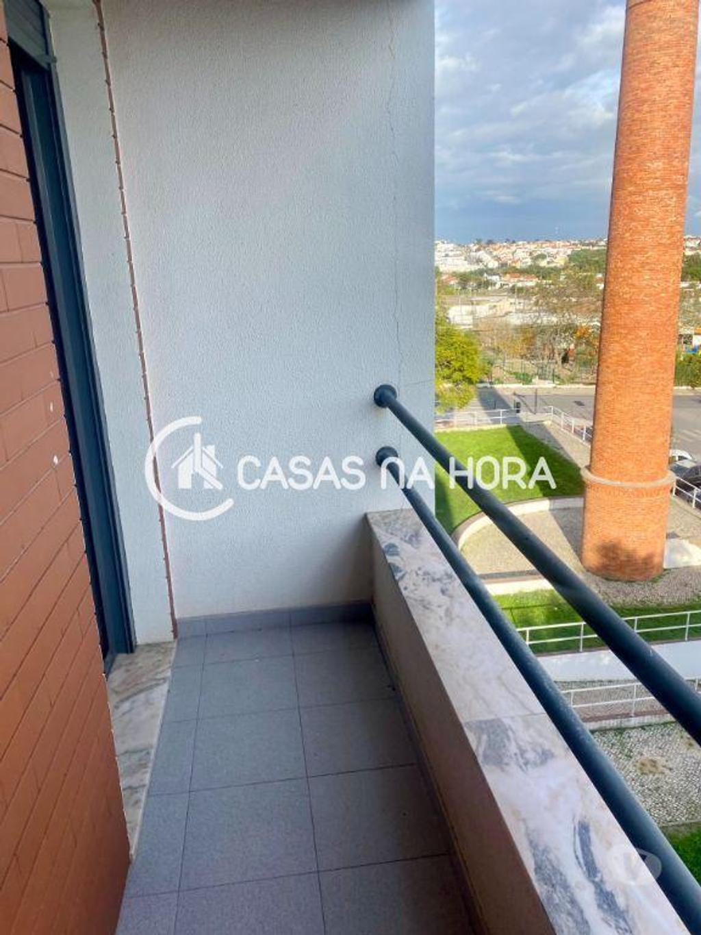 Apartamentos a venda Almada - Fotos para T3 na Qta do Bom Retiro, em Vale Figueira com Arrecadação