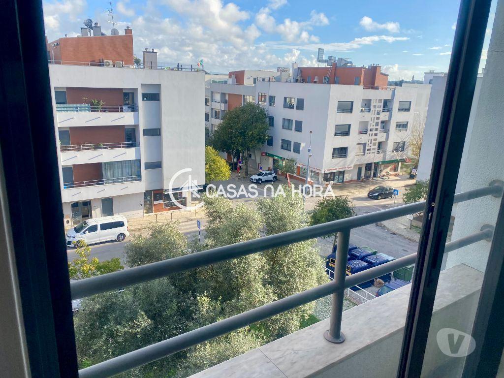 Apartamentos a venda Almada - Fotos para T3 na Qta do Bom Retiro, em Vale Figueira com Arrecadação