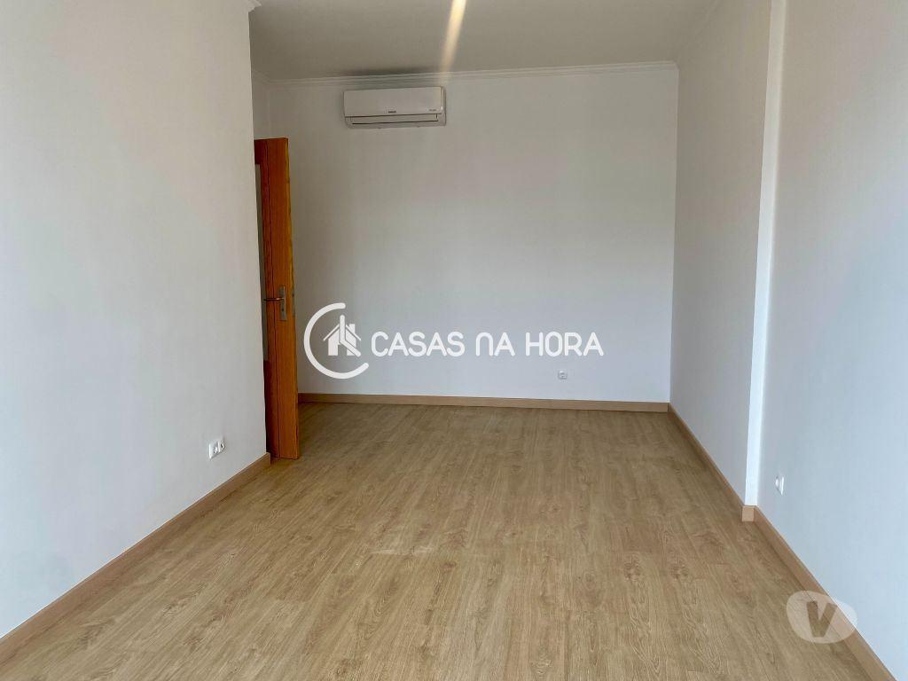 Apartamentos a venda Almada - Fotos para T3 na Qta do Bom Retiro, em Vale Figueira com Arrecadação