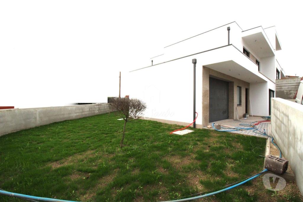 Apartamentos a venda Vila Nova de Famalicão - Fotos para Vila-nova-de-famalicao-Moradia geminada T2 Lemenhe (240-M-24785)
