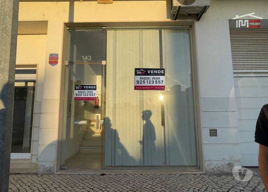 Comprar Loja Alcochete - Fotos para Loja com Arrecadação e Garagem Ideal para Escritório ou Estética