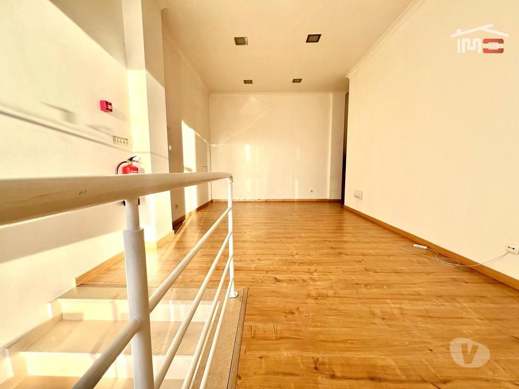 Comprar Loja Alcochete - Fotos para Loja com Arrecadação e Garagem Ideal para Escritório ou Estética