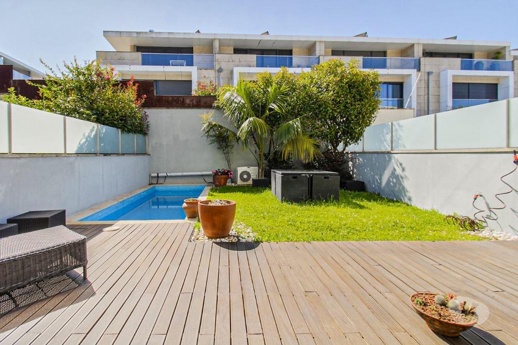 Apartamentos a venda Porto - Fotos para Moradia independente V5 na Vilarinha - Colégio CLIP (LUX 00377)