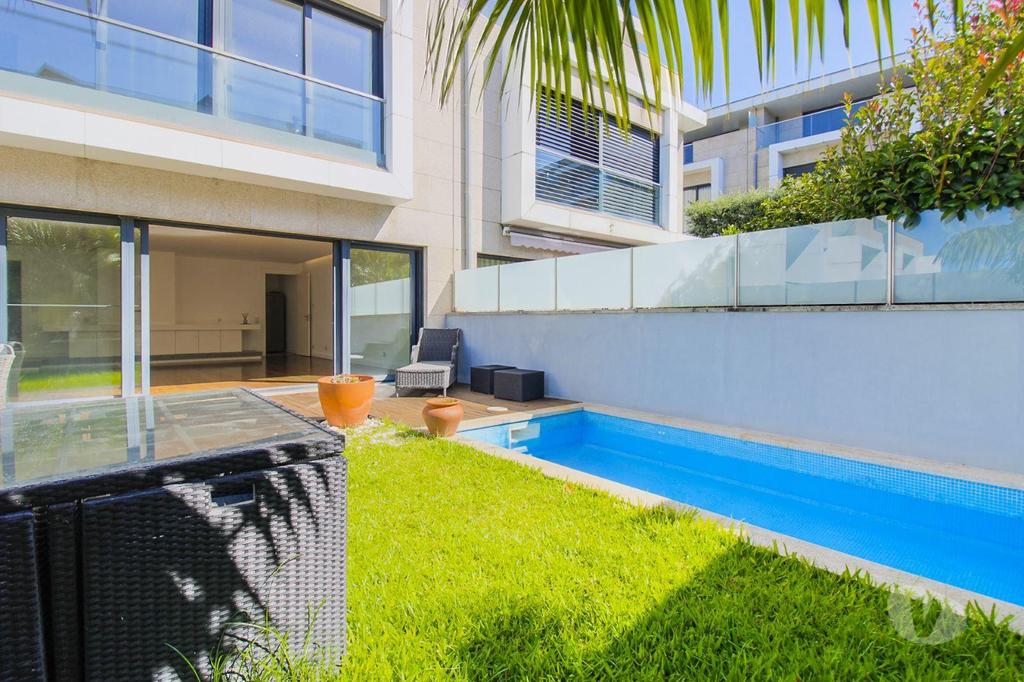 Apartamentos a venda Porto - Fotos para Moradia independente V5 na Vilarinha - Colégio CLIP (LUX 00377)