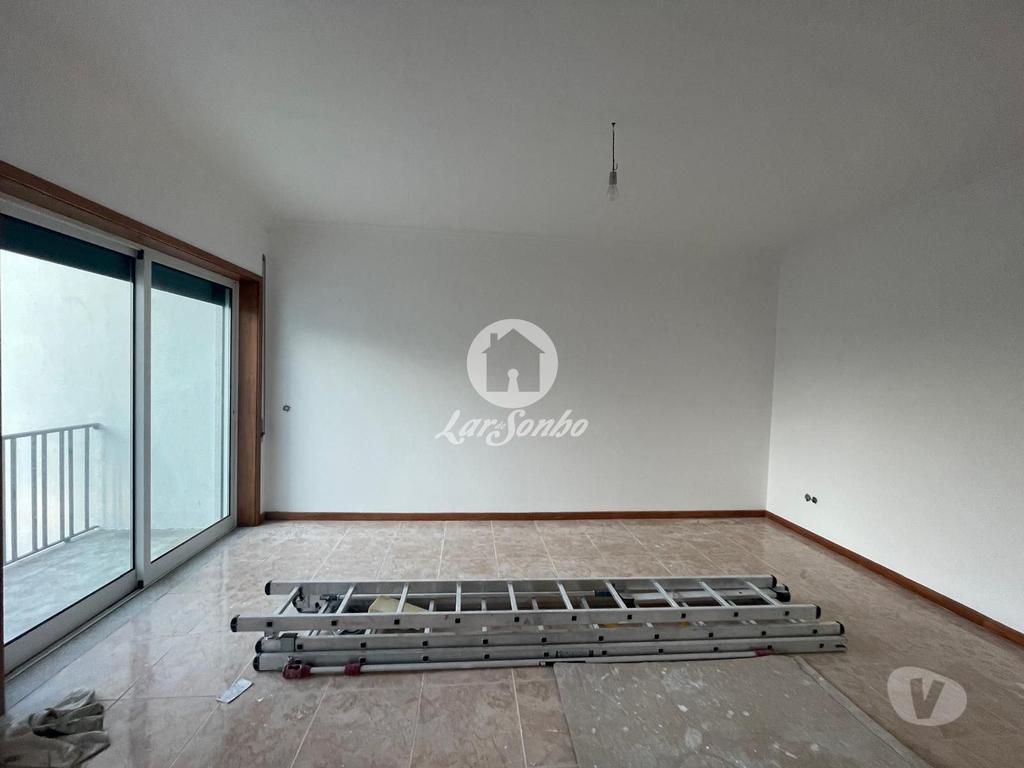 Apartamentos a venda Vila Nova de Famalicão - Fotos para Moradia Gaveto COMO NOVA T3 com Garagem Fechada em Gondifelos -