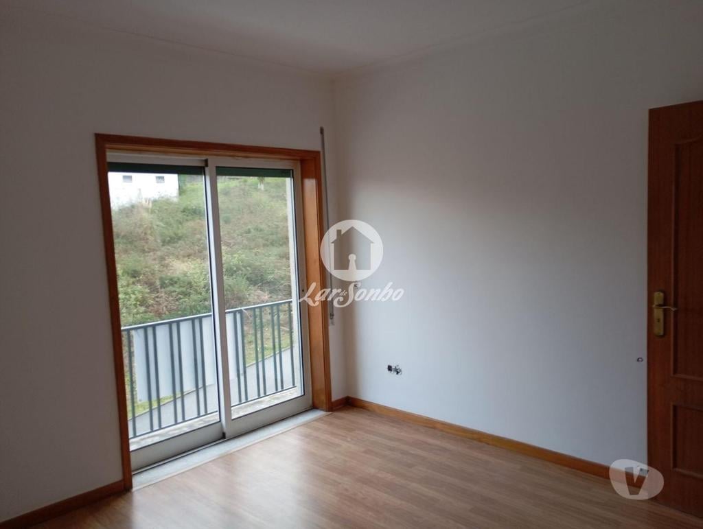 Apartamentos a venda Vila Nova de Famalicão - Fotos para Vila-nova-de-famalicao-Moradia T3 em Famalicão (265-M-01672)