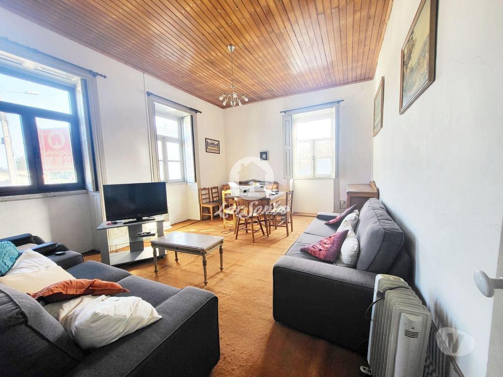 Apartamentos a venda Esposende - Fotos para Moradia T3 para restauro de 598m2 em Fão, Esposende.