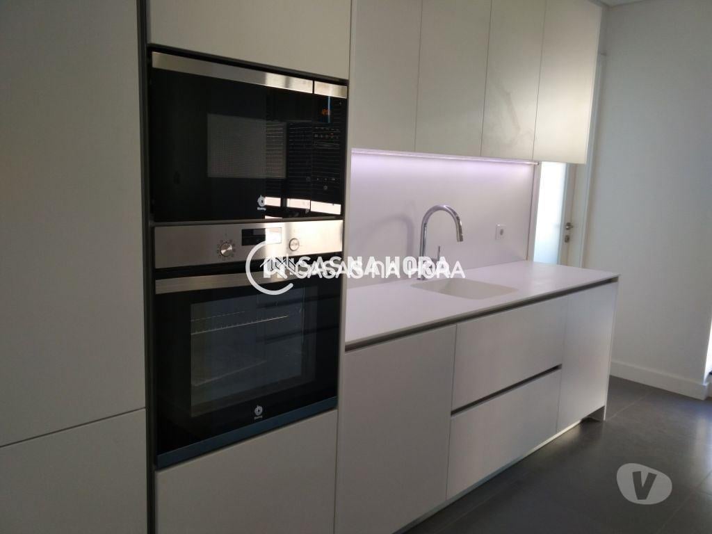 Apartamentos a venda Porto - Fotos para Porto-T4 Renovado na Boavista (Gaia A 02013)