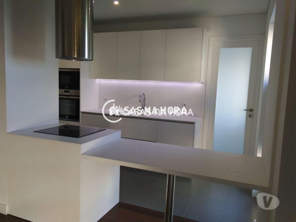Apartamentos a venda Porto - Fotos para Porto-T4 Renovado na Boavista (Gaia A 02013)