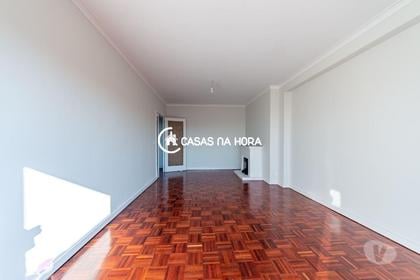 Casas e apartamentos - venda - Fotos para Apartamento T2 em Santa Marinha próximo ao Arrábida Shopping