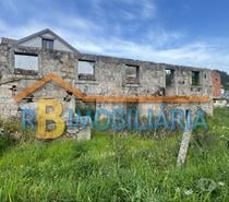 Moradia em ruínas + terreno para construção em Várzea