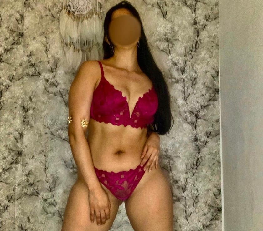 Acompanhantes & Massagem - Fotos para Leca da palmeira camila colombiana
