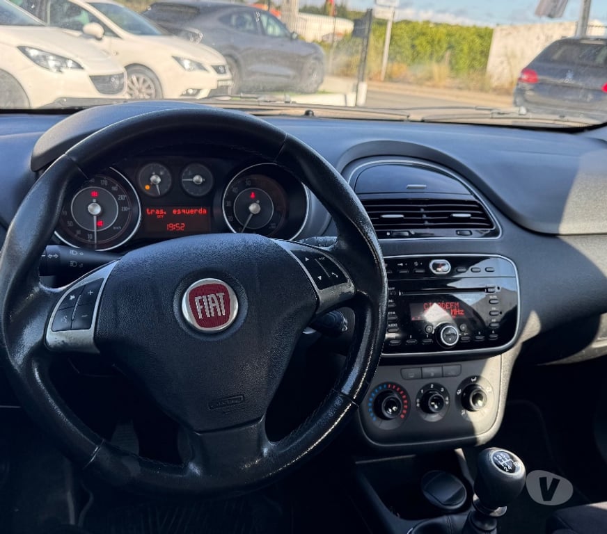 Seminovos Albufeira - Fotos para Punto 1.2 2014 gasolina €6.900 ou €120 mês sem entrada